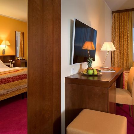 Hotel-Restaurant Distlerhof Leinburg Екстериор снимка