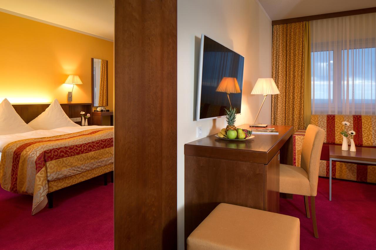 Hotel-Restaurant Distlerhof Leinburg Екстериор снимка